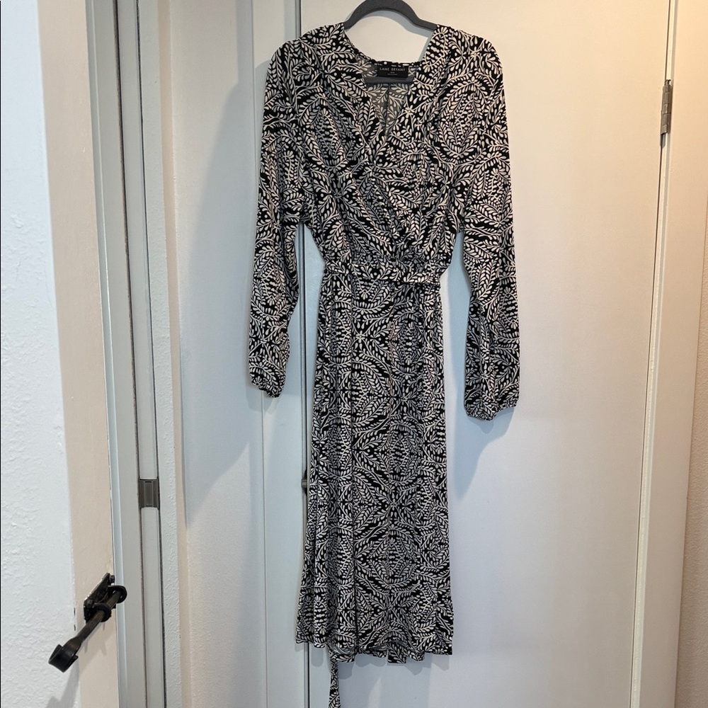 Elegant Black and White Patterned Dress